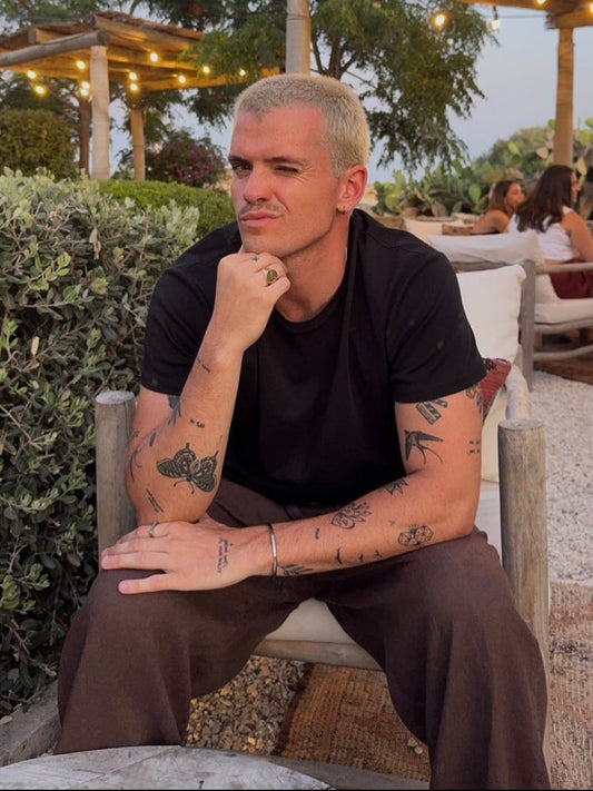 Minimalistische Armbänder für Herren – so kombinierst du sie modern und stilvoll